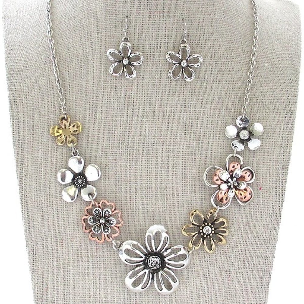 Vintage Style Metal Multi Flower Link Necklace and Earrings Set for Women